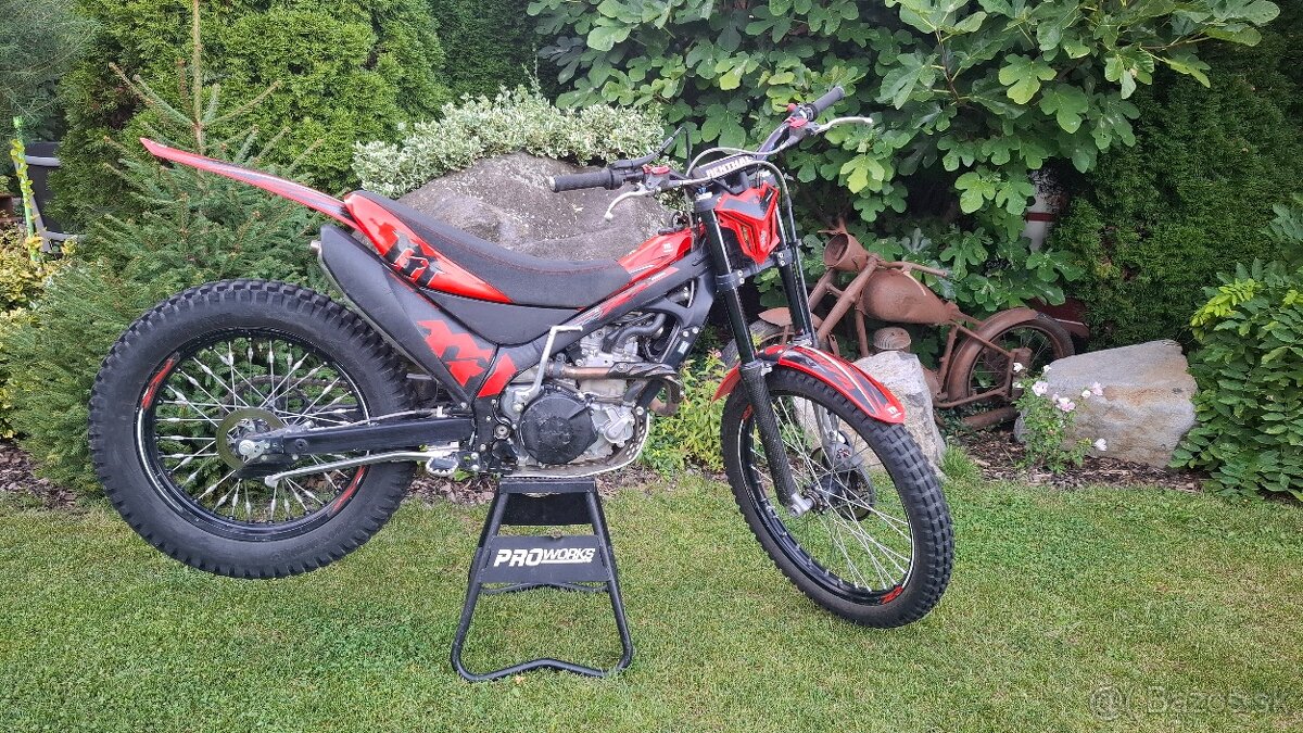 HONDA Montesa 300RR 2018 s ŠPZ + sedadlo