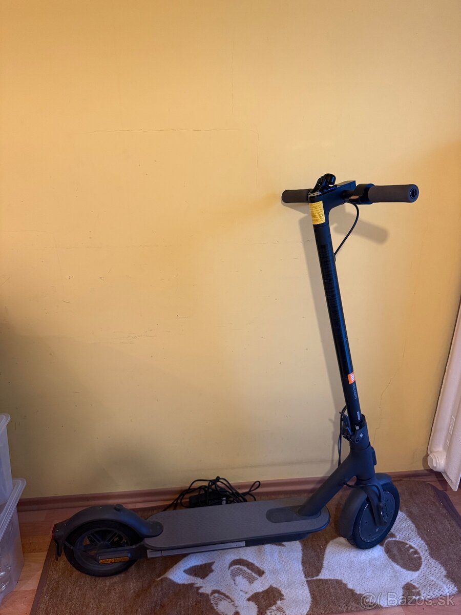 Elektrická kolobežka Xiaomi Mi Essential – odblokovaná na 25 - 2