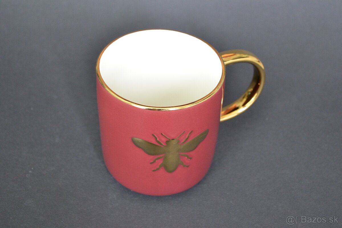 Hrnček (šálka) s motívom včielky - TOP STAV - 2