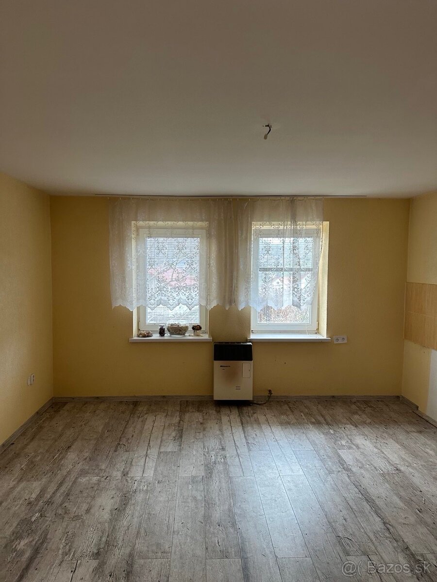 PREDÁM 2 RD PO REKONŠTRUKCII V PETROVCIACH - 2