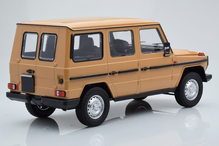 Predám model Minichamps Mercedes-Benz G LWB (W460) 1:18 - 2