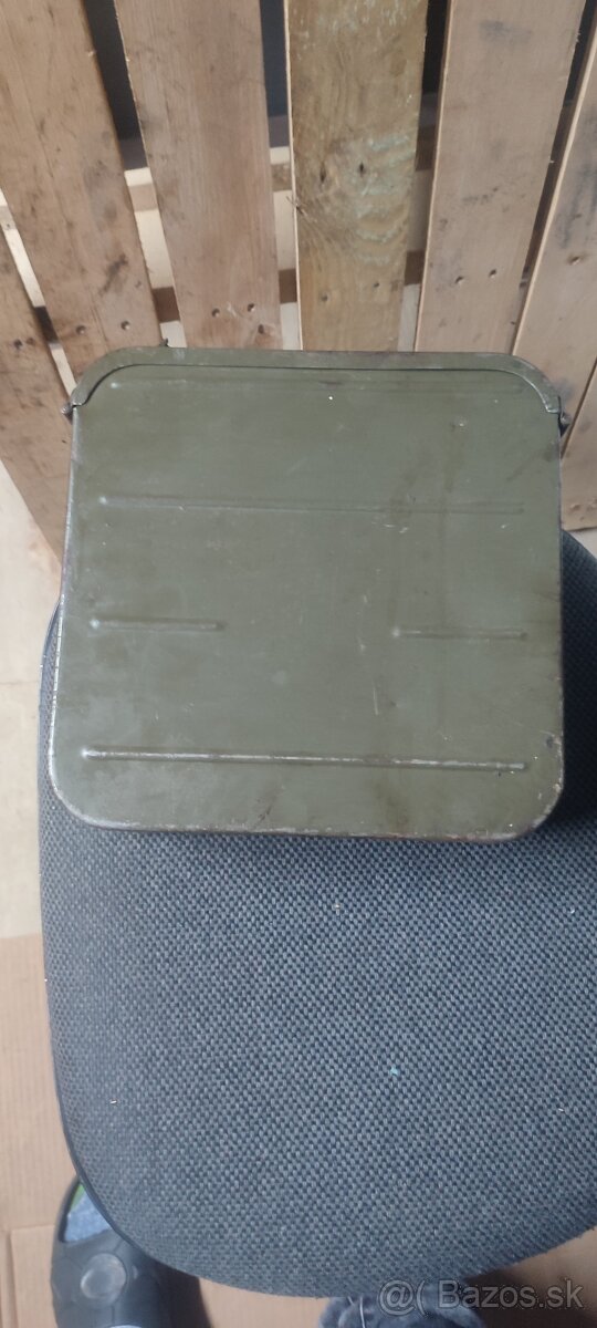 Vojenská plechová bednička - 2
