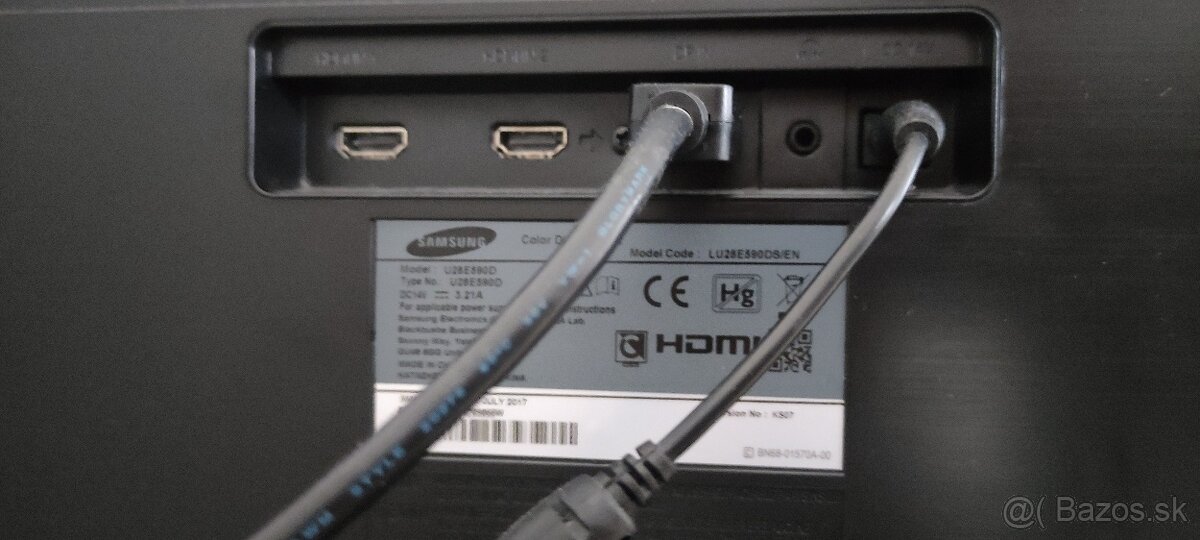 SAMSUNG 28" UHD LED displej 4K - 2