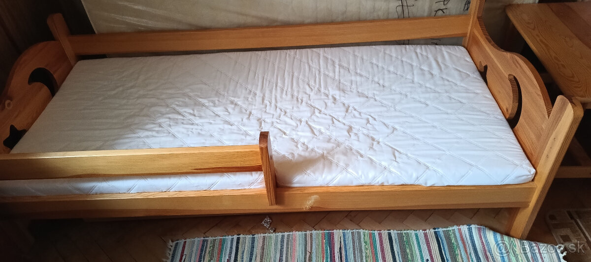 Drevená posteľ - 2