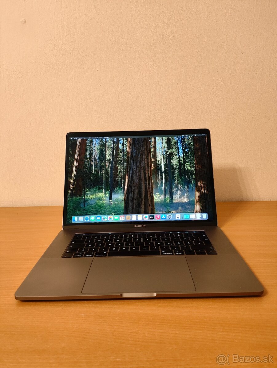 MacBook Pro 15 2018 | Core i7 • 16GB RAM • SSD - 2