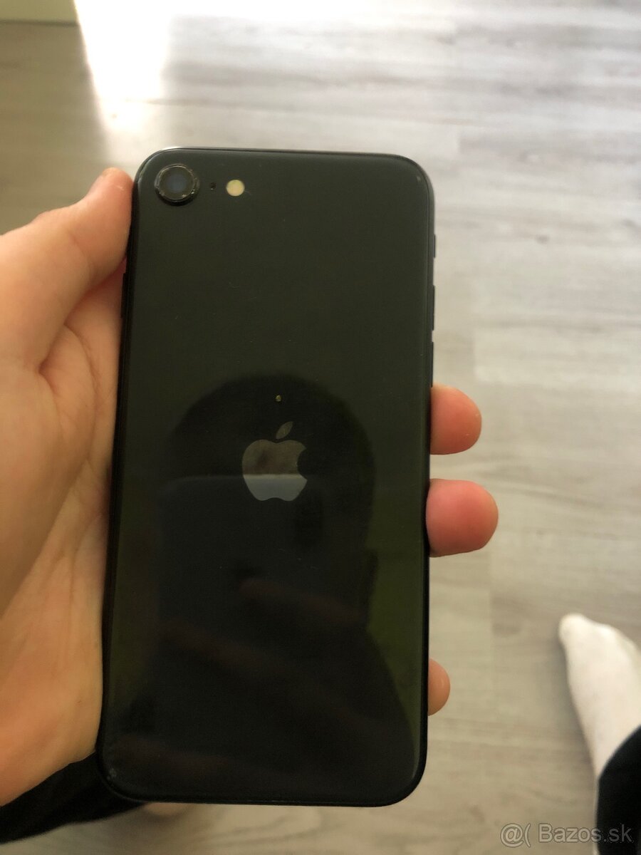 iPhone SE 2020-iPhone 8 - 2