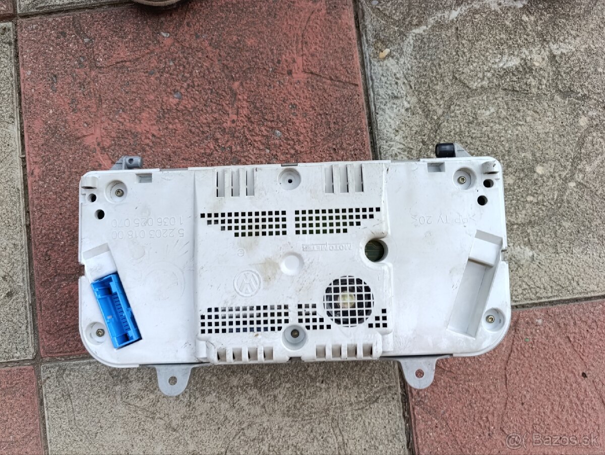Predám biele budíky VW Lupo - 2