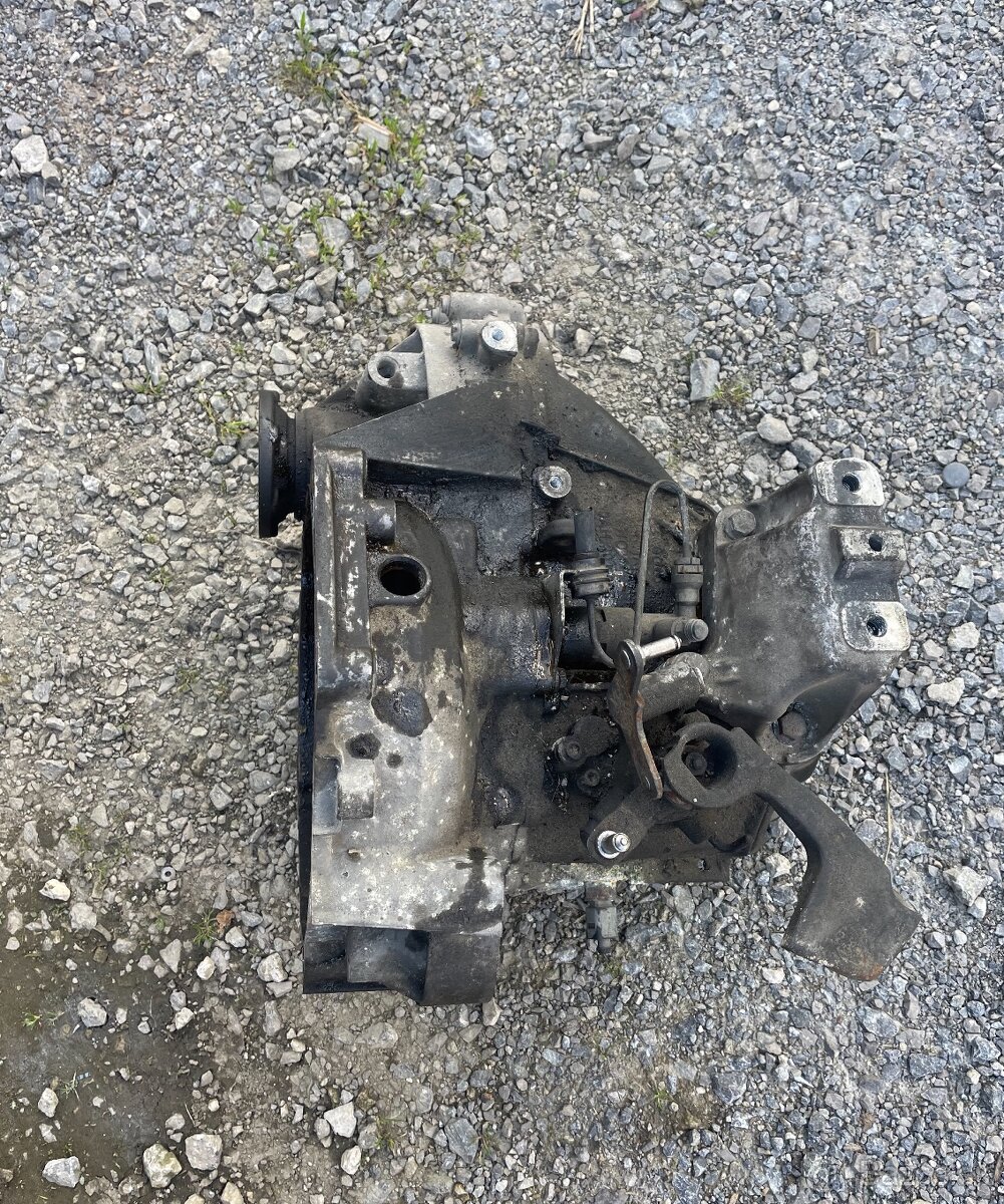 Predám manuálnu prevodovku 5q - 2