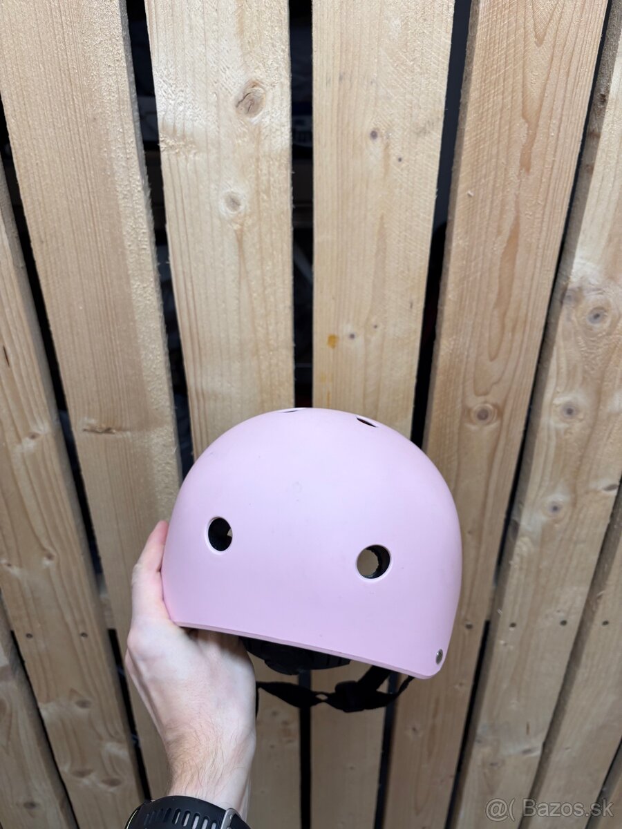 Detska prilba Momi dievcenska - 2