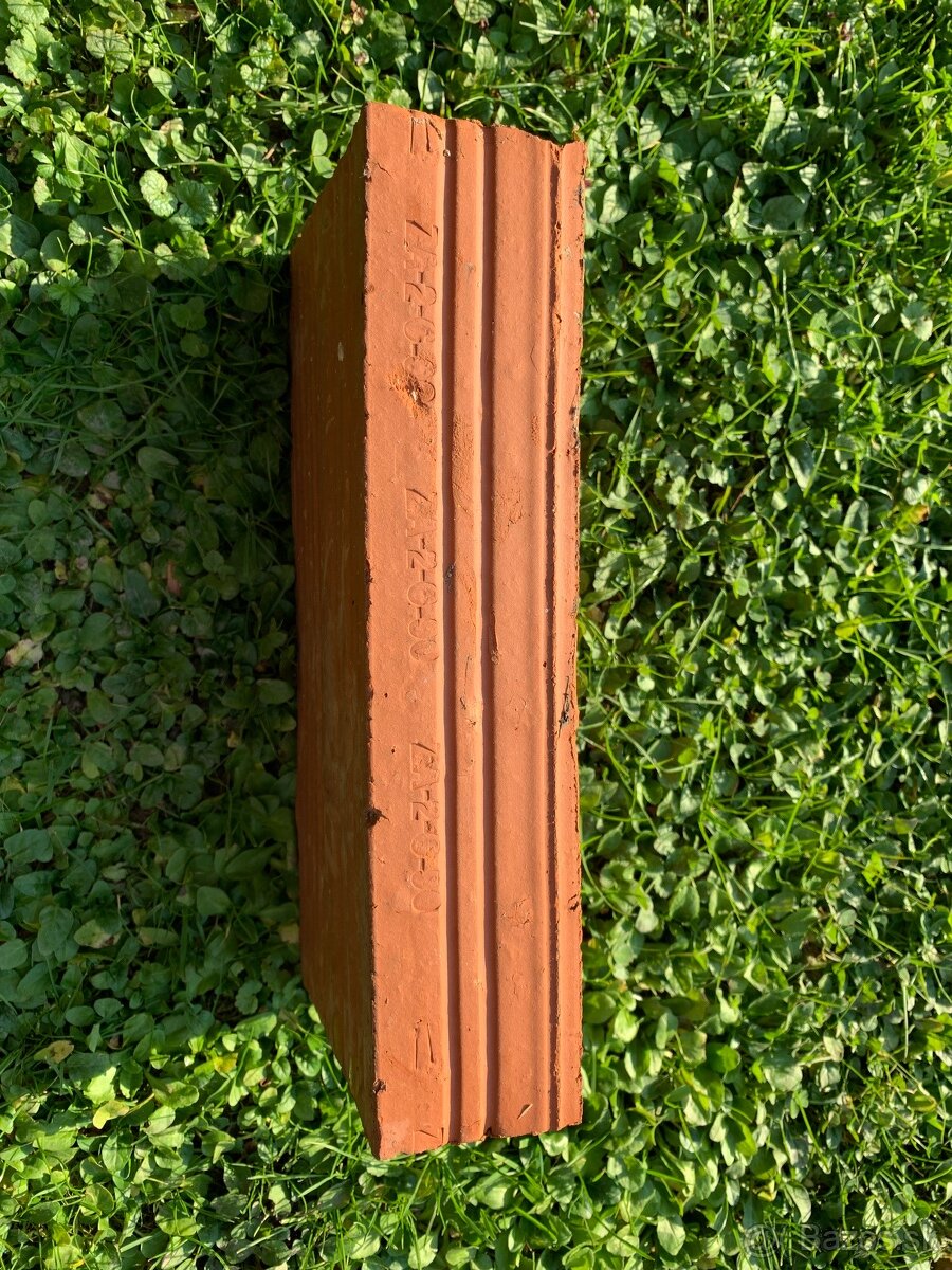 PREDÁM DUTÚ TEHLU - 2