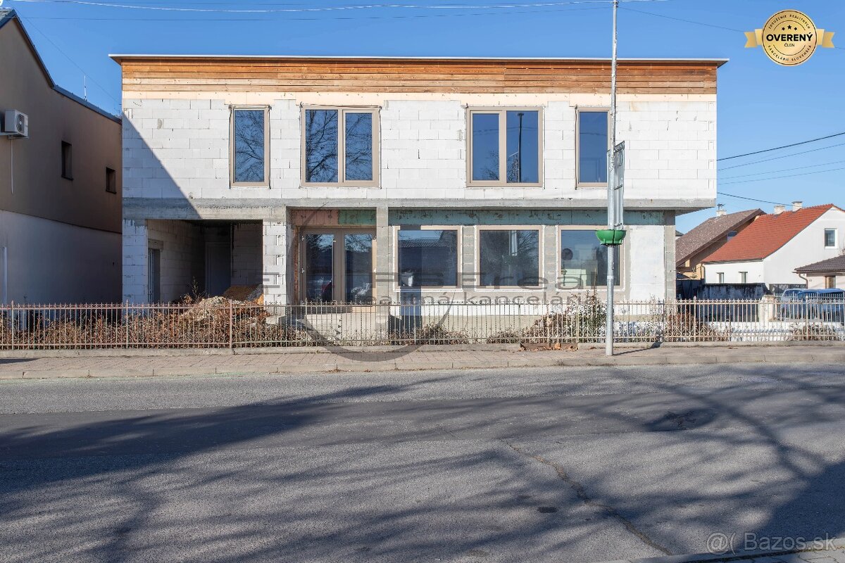 NA PREDAJ polyfunkčná budova v centre obce Veľké Leváre - 2