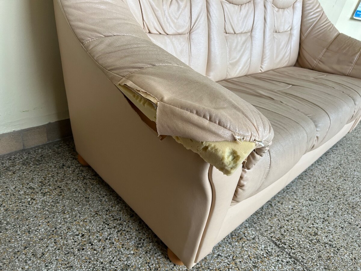 Darujem koženú sedačku - 2