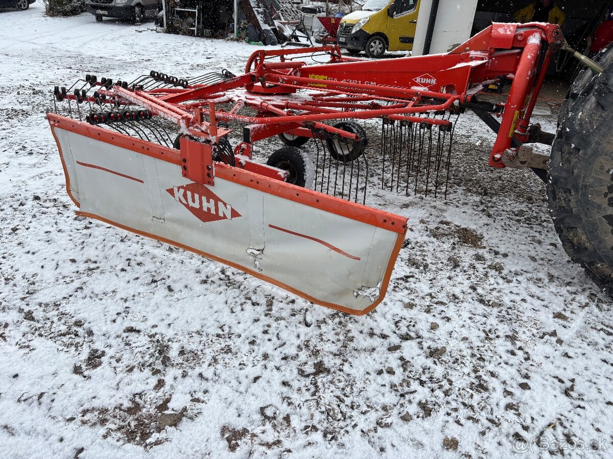 Kuhn hrable na seno - 2