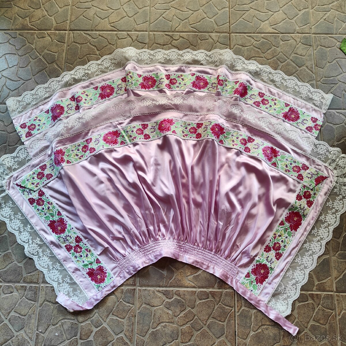 Piešťany kroj - dievčenské zástery - 2