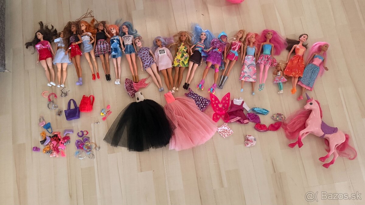 Barbie dom,babiky a prislusenstvo - 2