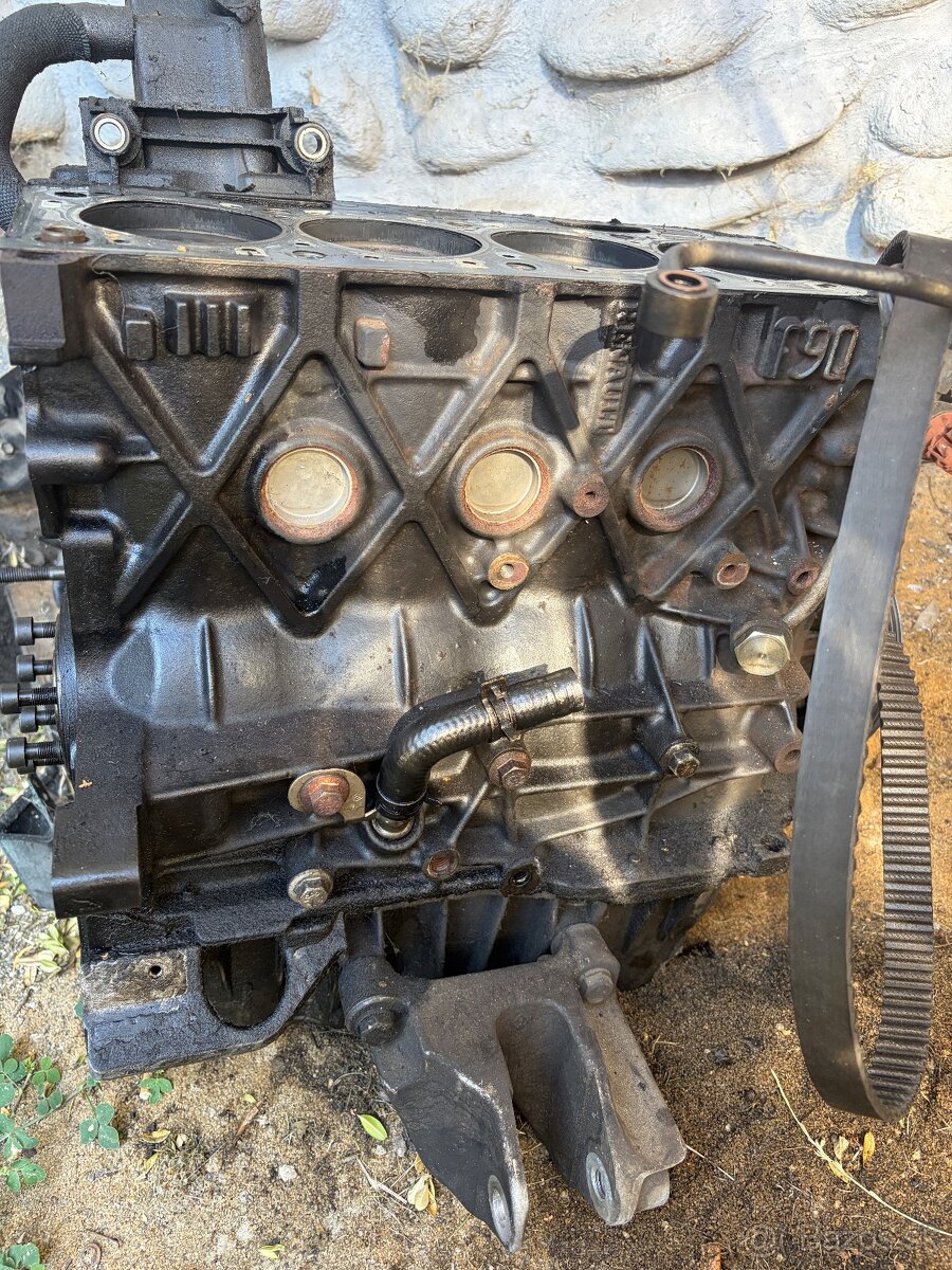 Suzuki grand vitara 1.9ddis f9q - 2
