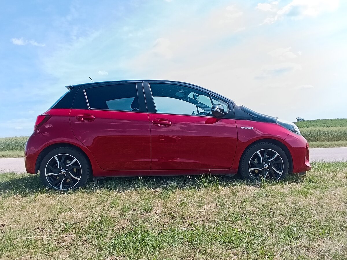 Toyota Yaris hybrid - 2