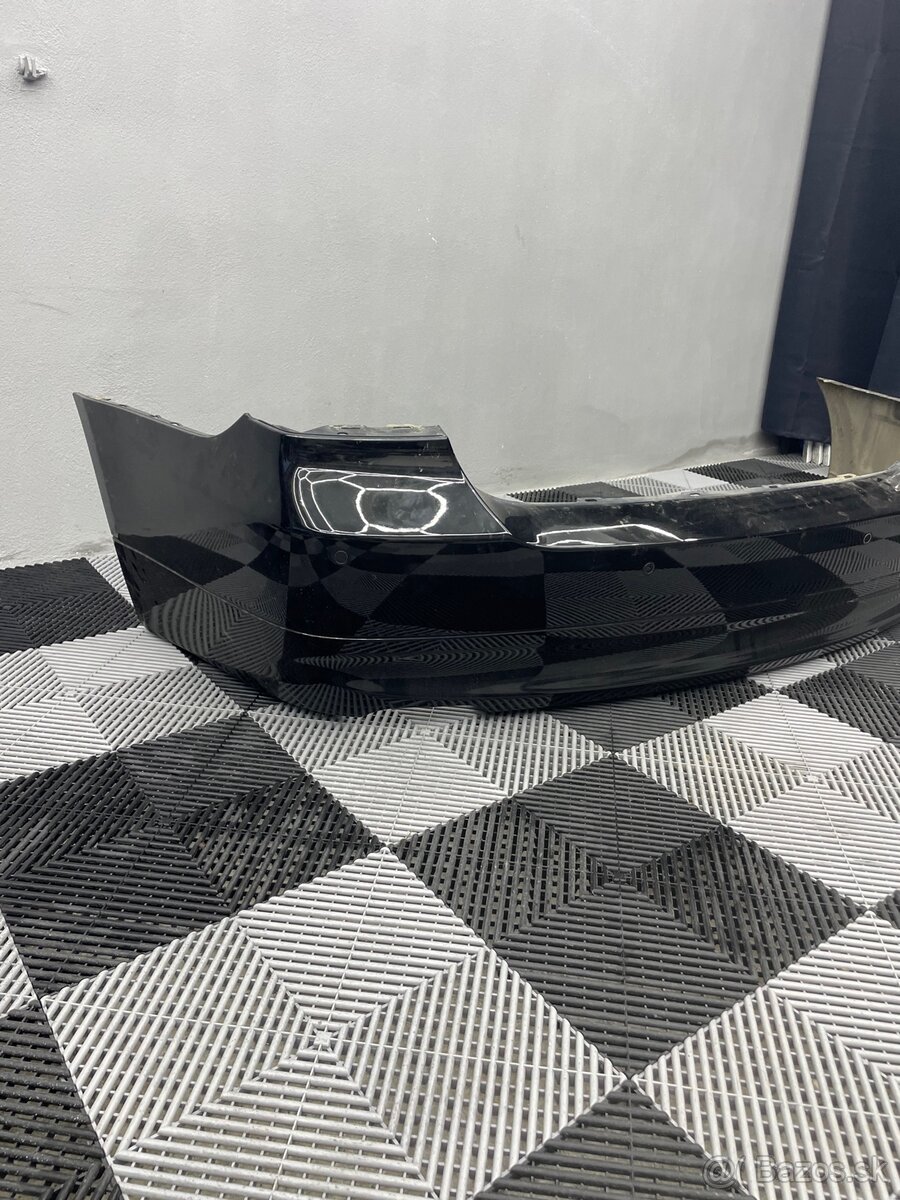 Zadný nárazník bmw e90 čierna farba - 2