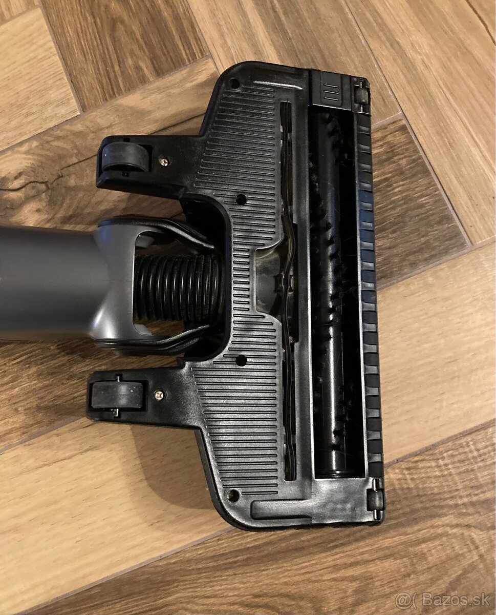 Predám tyčový vysávač Bosch - 2