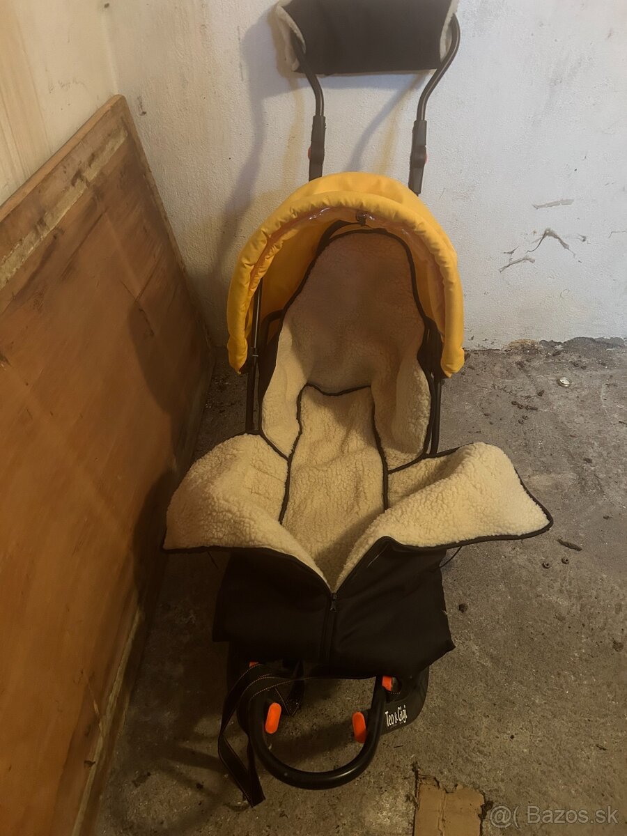 Kovové sánky so strieškou - 2