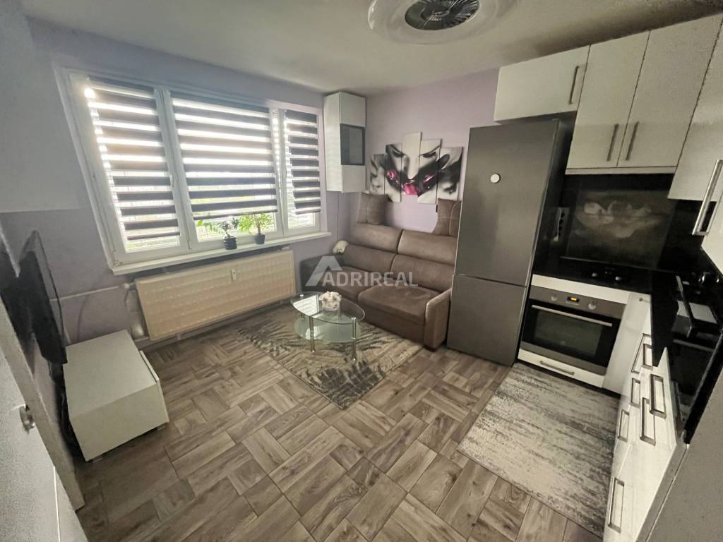 REZERVOVANÉ: 1i byt rekonštr. + zariadenie 38,92 m2; Záhonok - 2