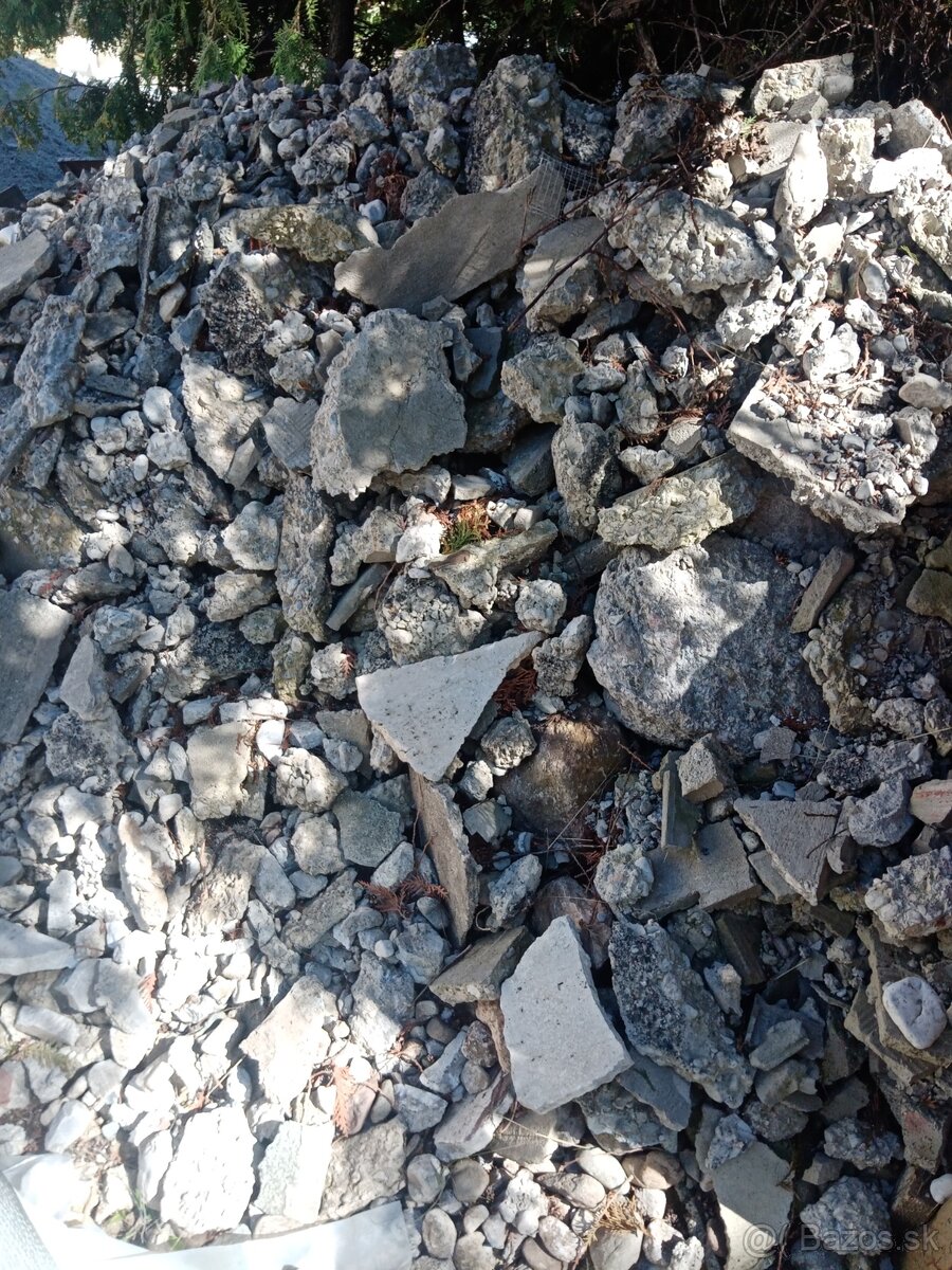 Kamene, skaly, štrk, betón - 2