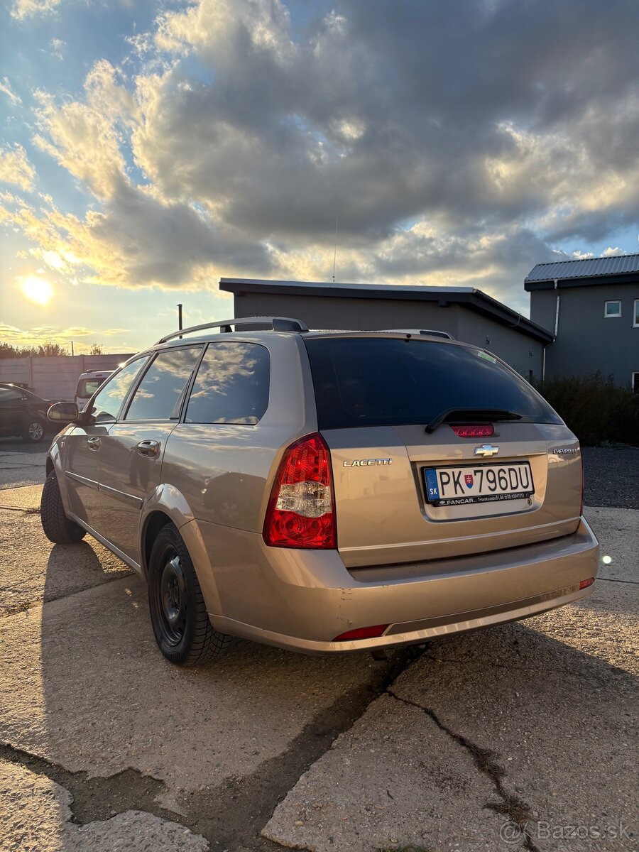 Chevrolet Lacceti - 2