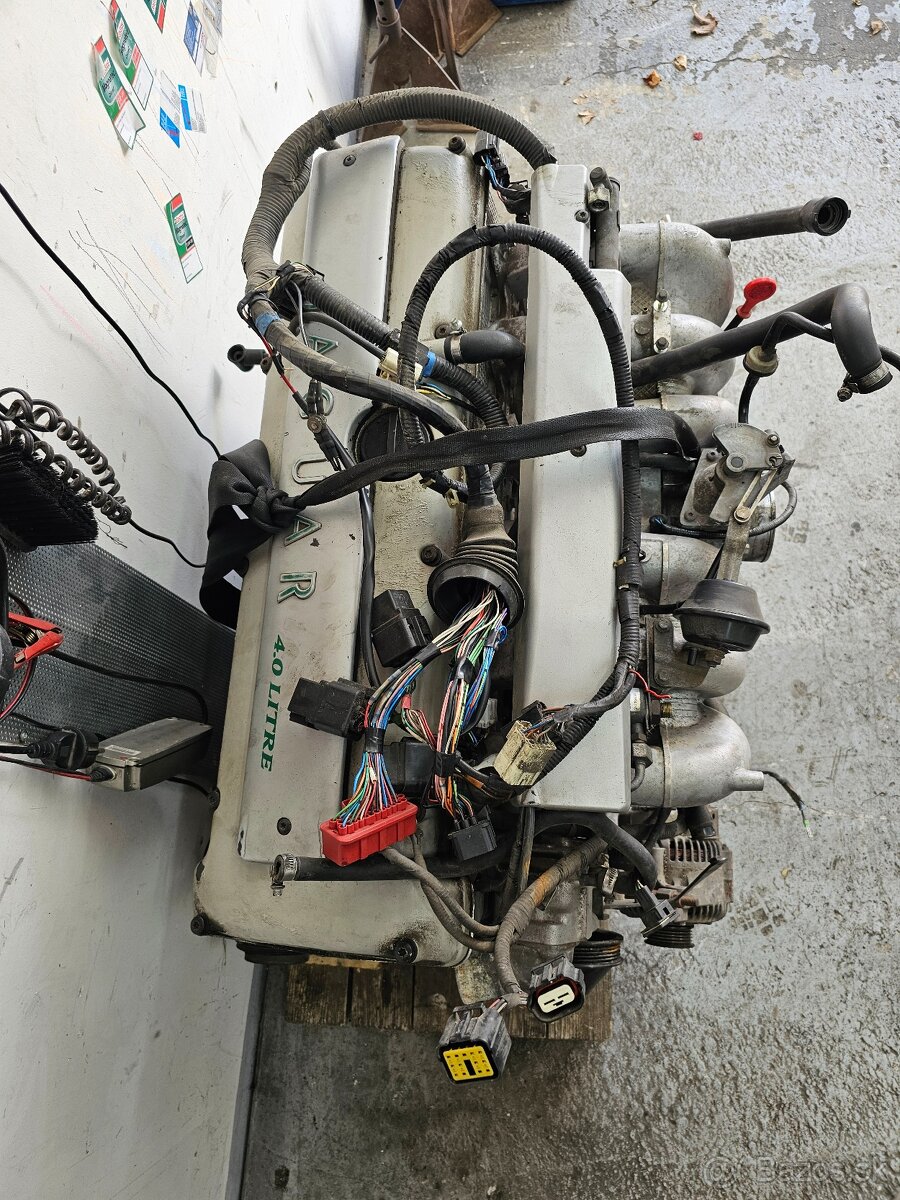 Motor Jaguar 4.0 9JPFNB x300 x330 - 2