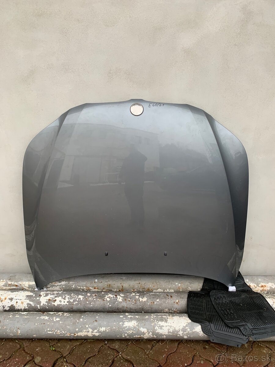 Bmw e60 e61 predna kapota - 2