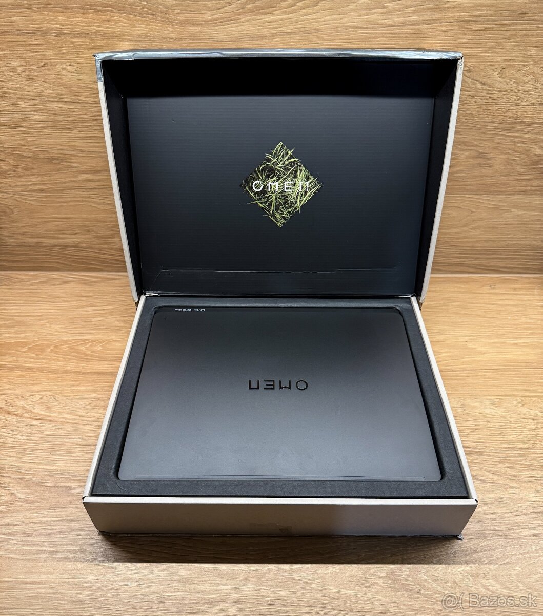 HP OMEN MAX 16 Gaming Laptop - 2