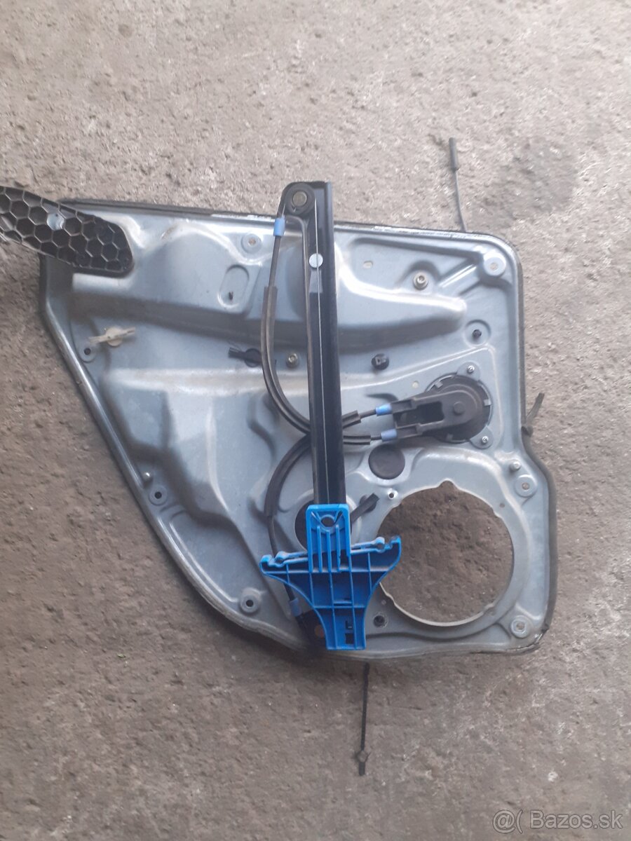 Golf 4 kratky stahovacka 1J4839756B - 2