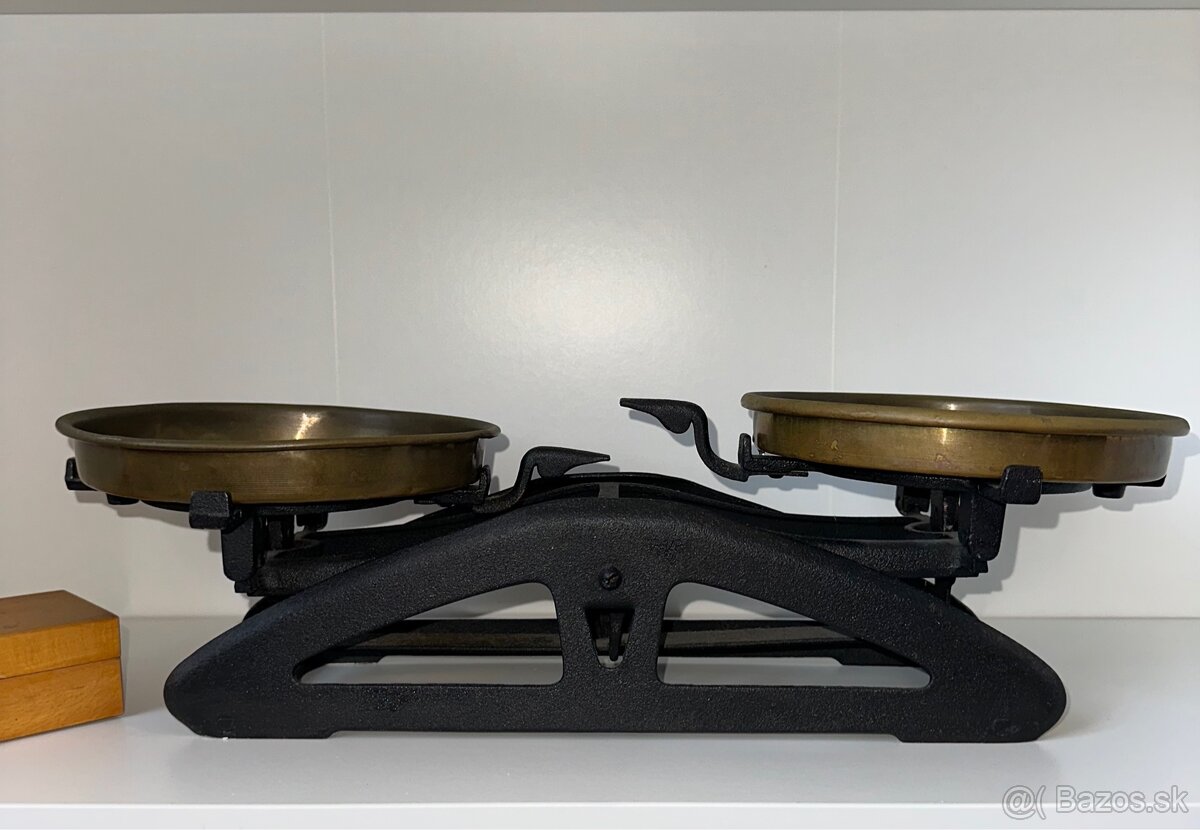 Starožitné Váhy so Závažím - 2