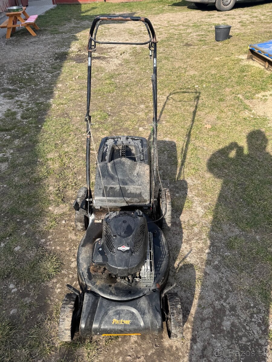 Benzinová kosačka Partner s pojazdom - 2