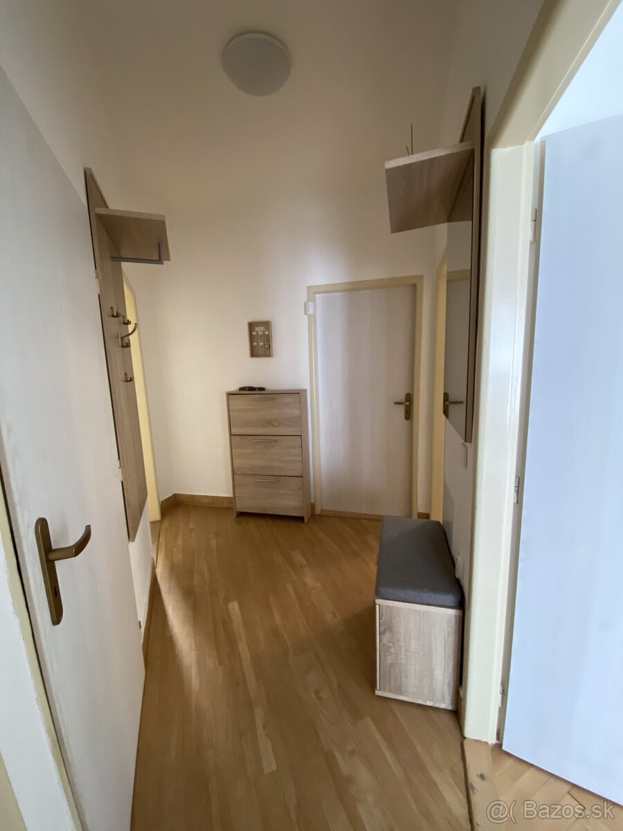 3-izbový byt v Starom meste na prenájom (Bratislava) - Widok 2