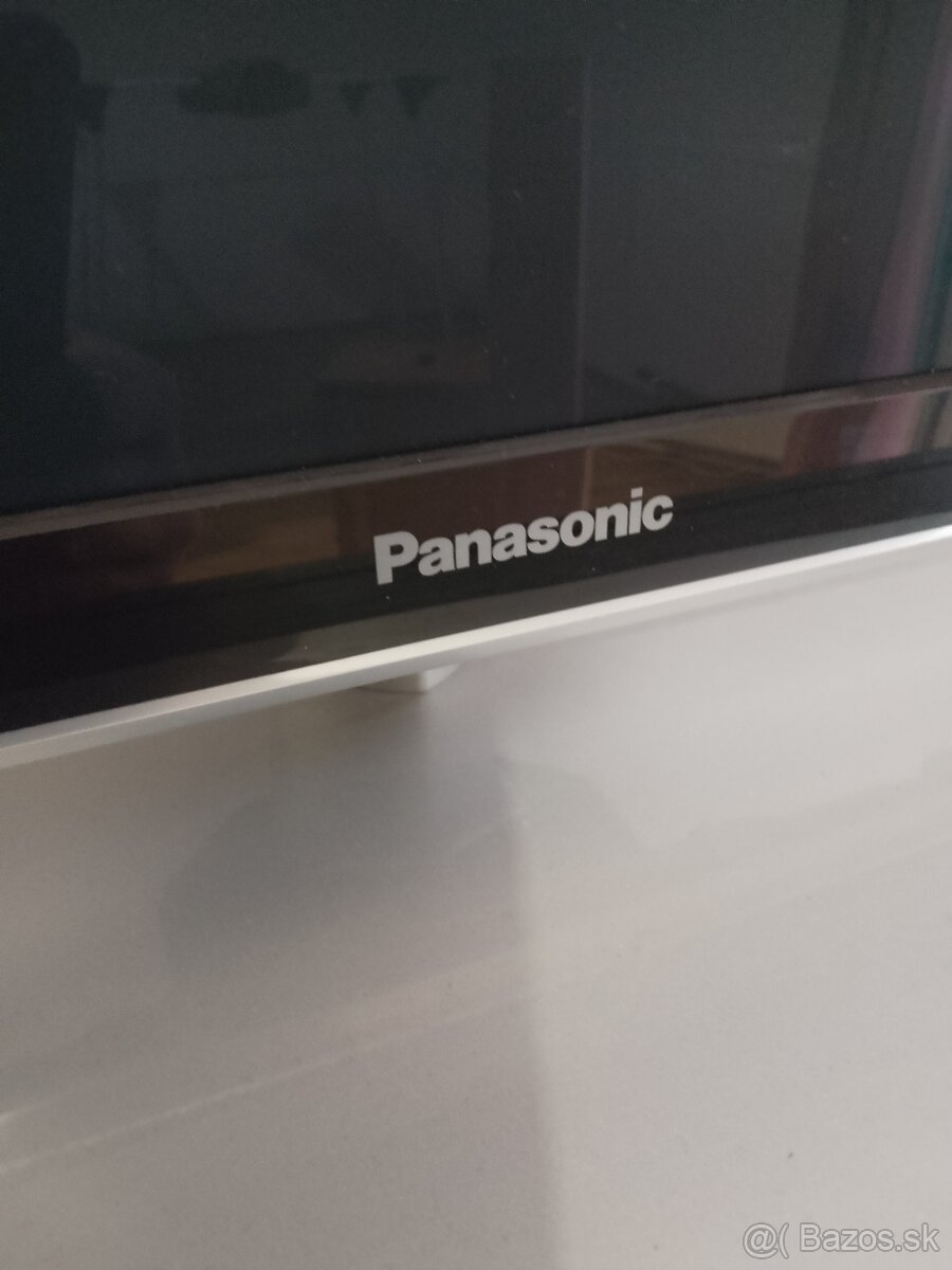 Panasonic VIERA TX-P42ST60E - 2