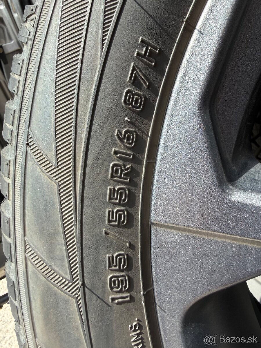 Hyundai zimna sada 195/55r16 - 2