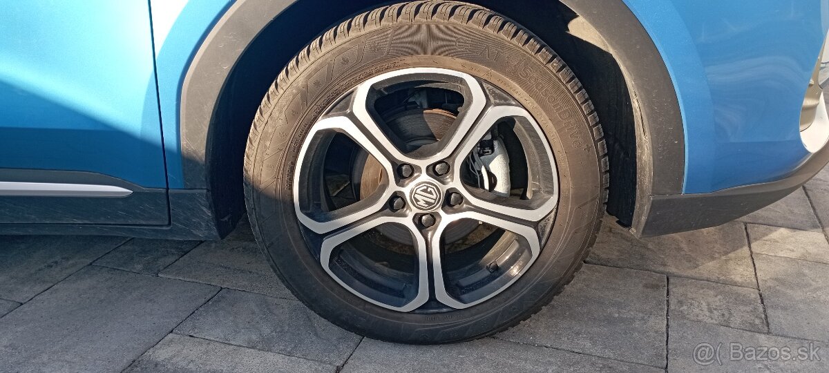 Celoročné pneu Ceat 4SeasonDrive PLUS 215/55 R17 - 2