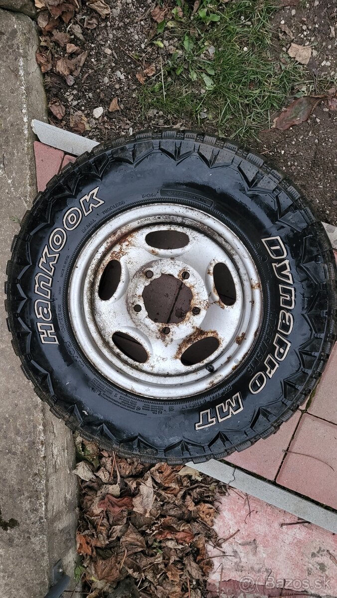 235/75R15 - 2