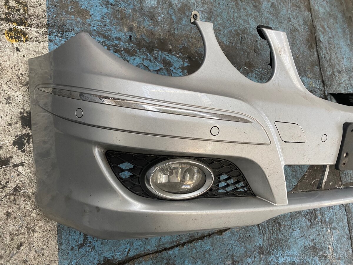Predný nárazník Mercedes W211 facelift - 2