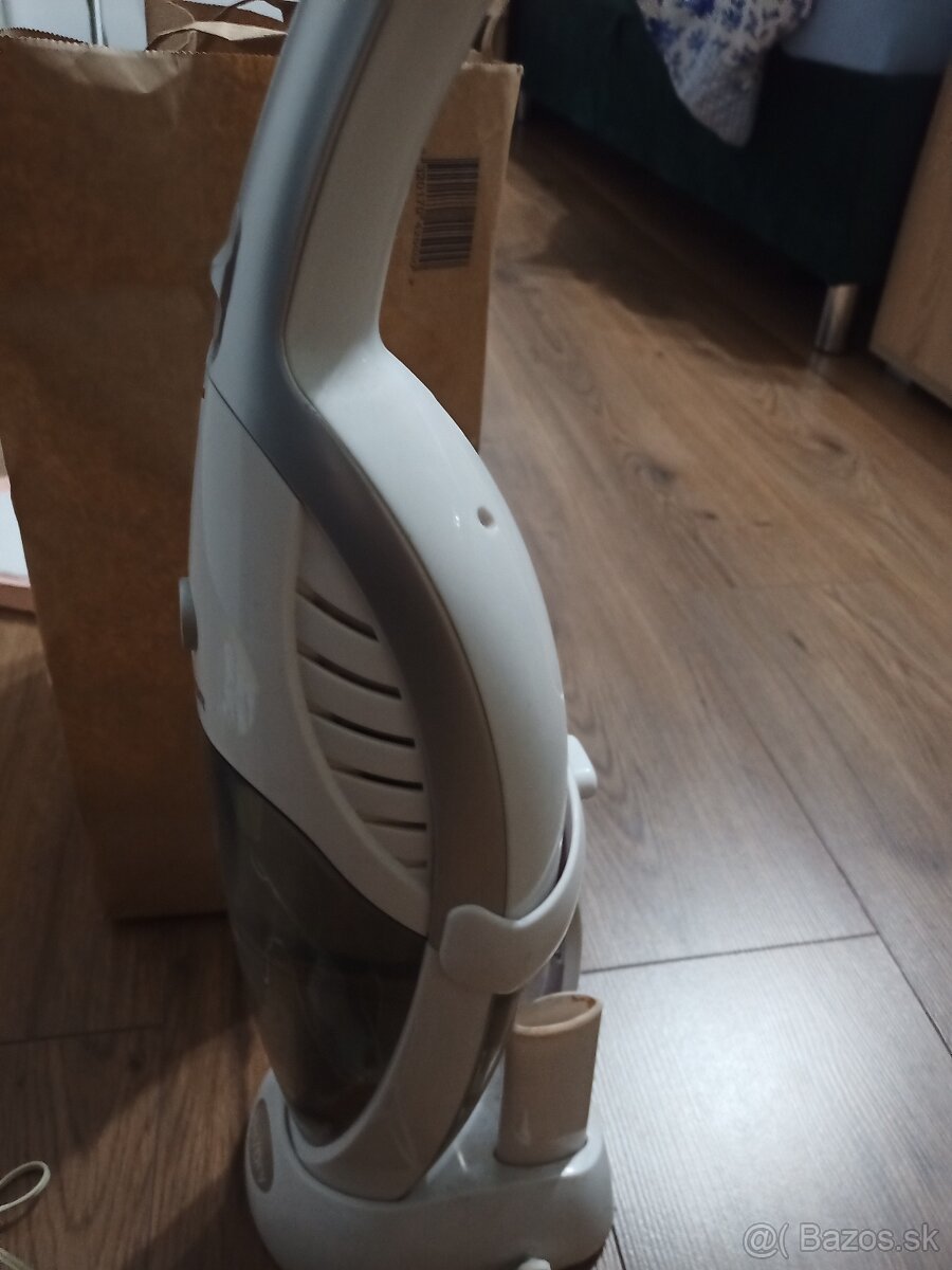 ručný vysávač Sencor SVC 220SL. - 2