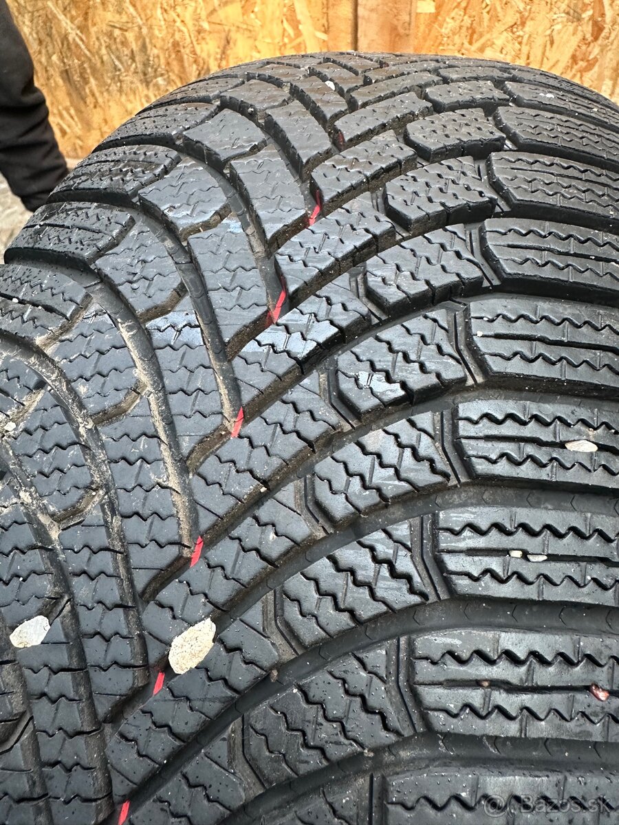 255/65 r17 Brigestone zimne - 2