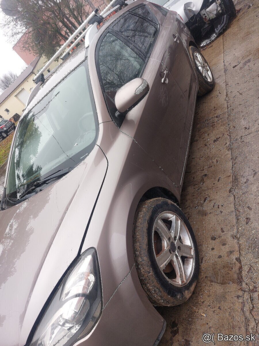 Rozpredam Kia Ceed Combi 1.4 facelift - 2