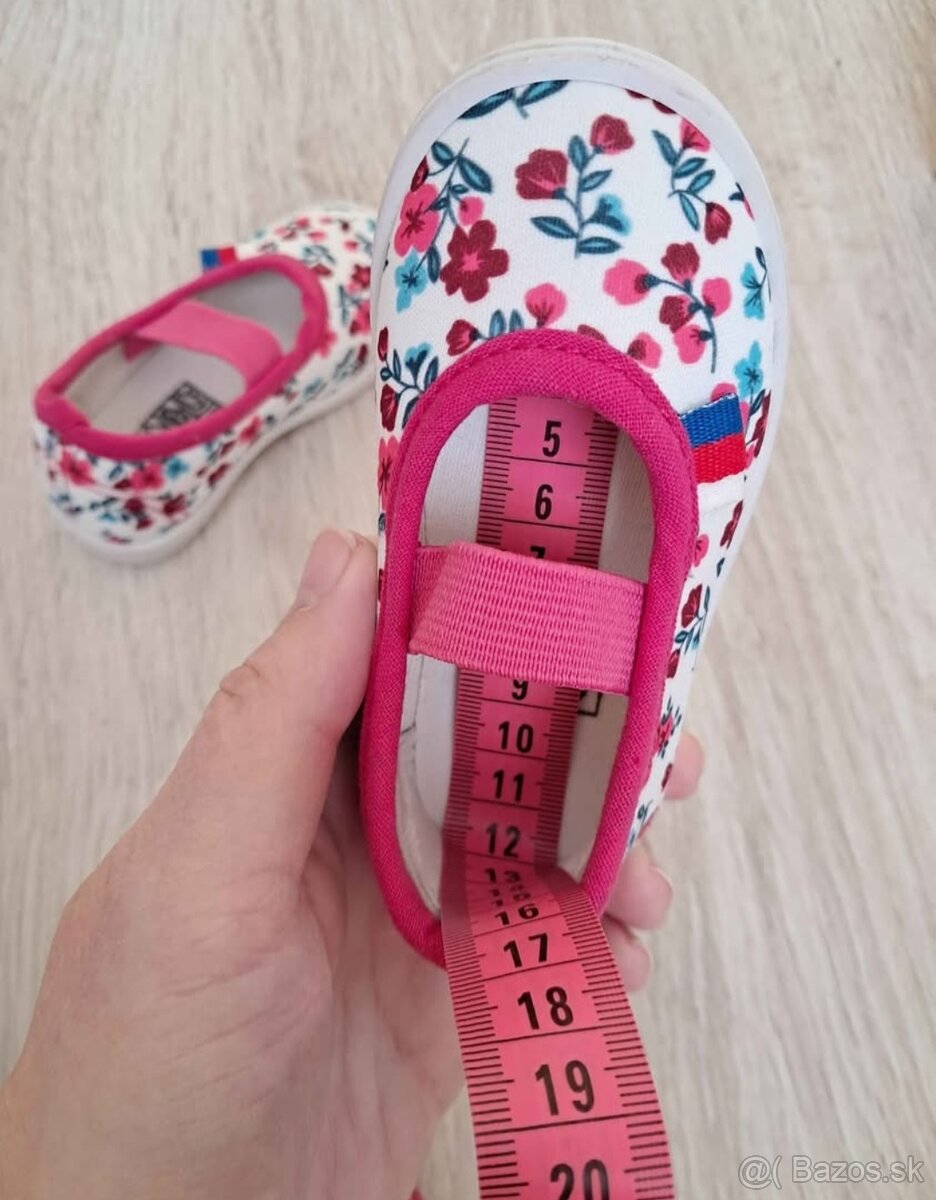 Papučky č.19 (VD 12cm) nové 5€ - 2