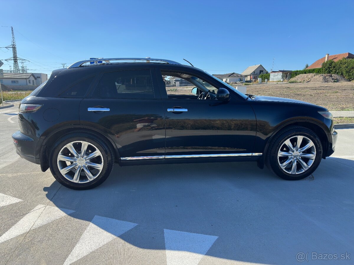 Infiniti FX35 3.5 V6 206kW - 2