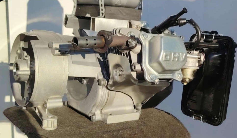 Motor 4takt jedno valec benzín 200cm3 - 2