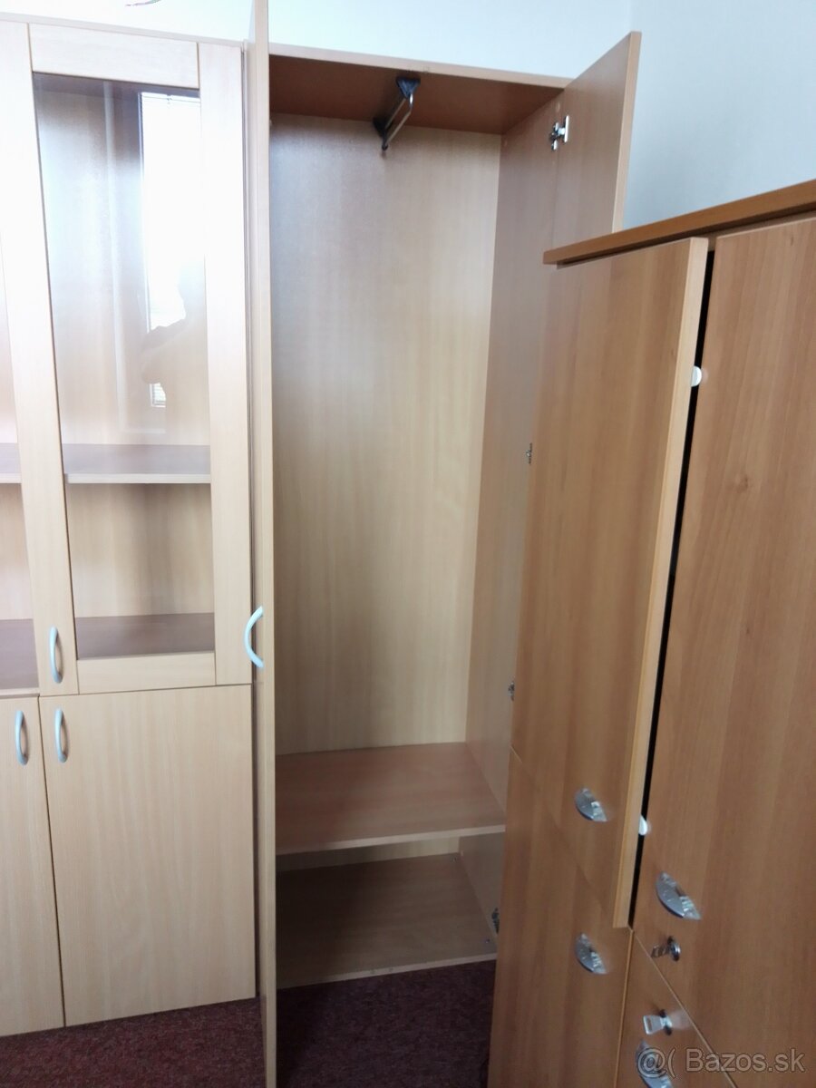 Kancelársky nábytok - 2