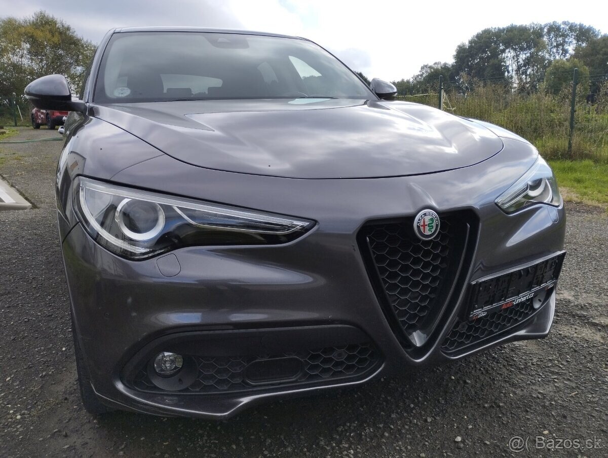 Alfa Romeo Stelvio Veloce 2.2 154kw Q4 FACELIFT - nepojízdné - 2