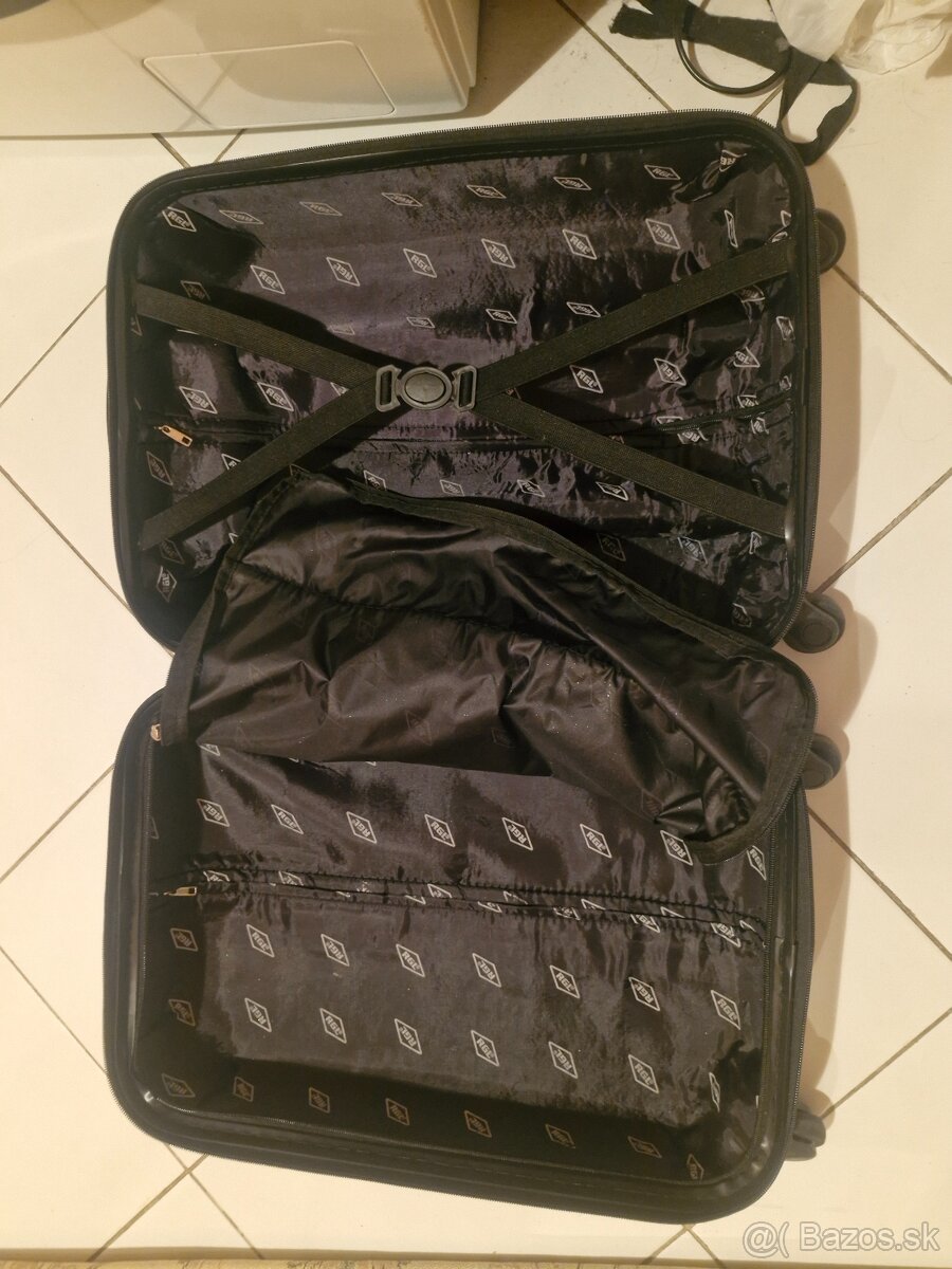 Maly kvalitny kufor RGL - 2