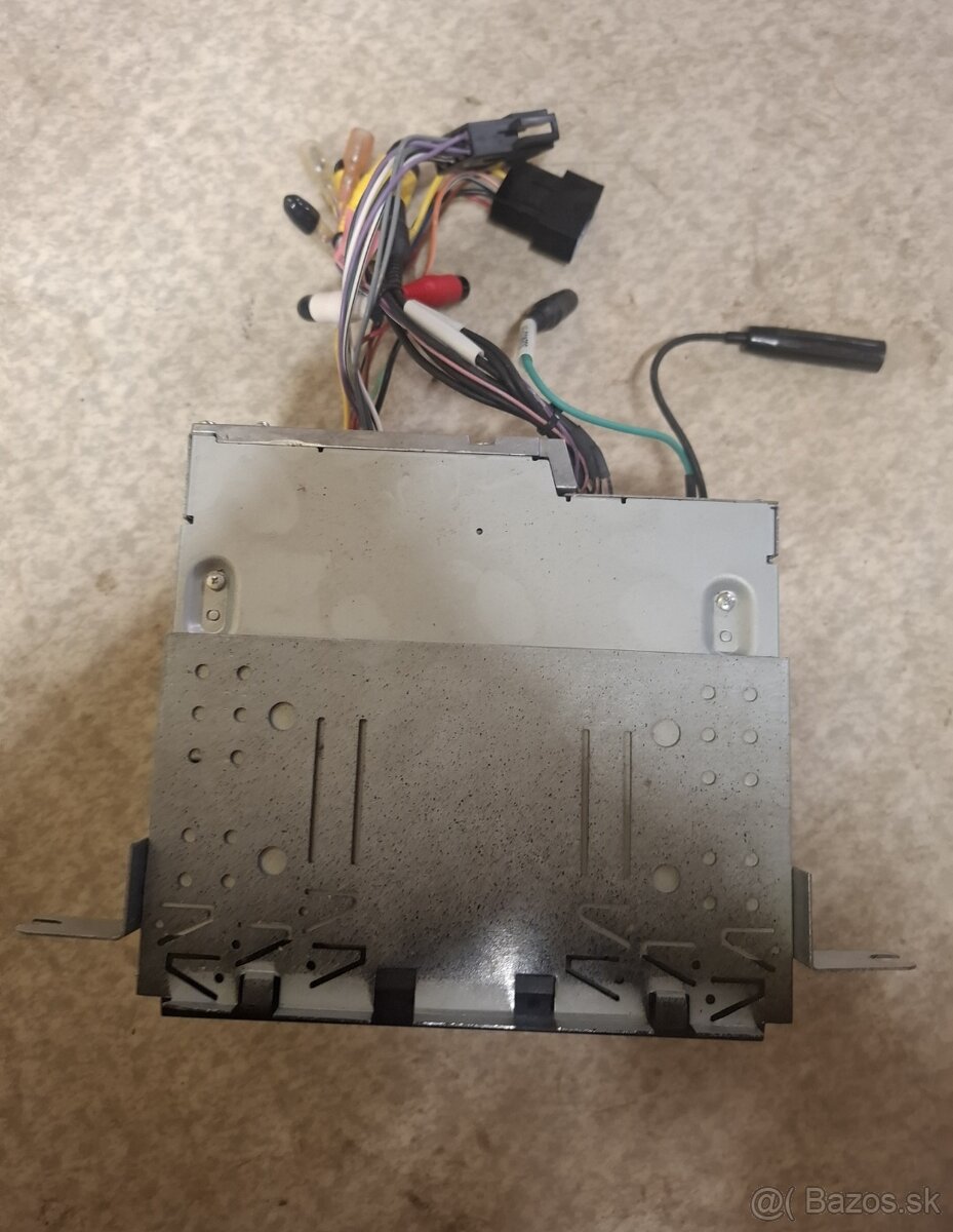 Predám 2DIN autorádio JVC KW-NT1 s navigáciou - 2