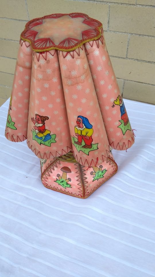 Retro lampa - ružová - ručne maľovaná - s motívom trpaslíkov - 2